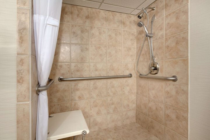 Room 16 of 42