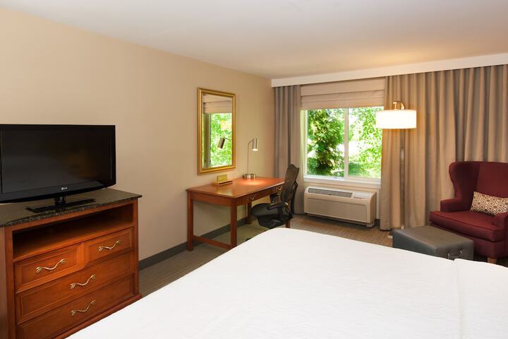Room 11 of 25