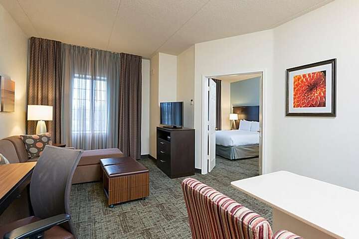 Staybridge Suites Chicago - Glenview by IHG