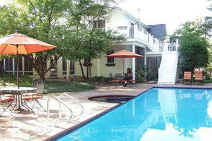 The Rochester Carriage House Bed & Breakfast
