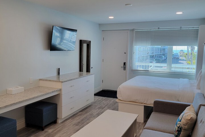 Room 17 of 39