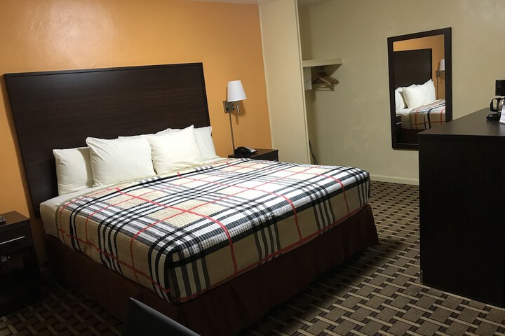 Room 27 of 39