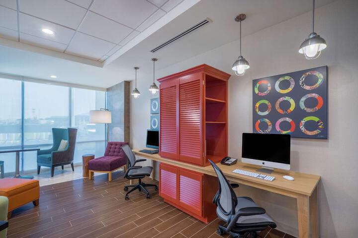 Business Center 31 of 31
