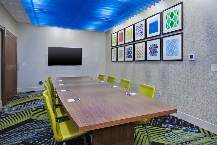 Holiday Inn Express & Suites Painesville - Concord by IHG