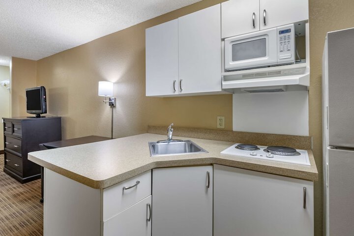 Room 14 of 28
