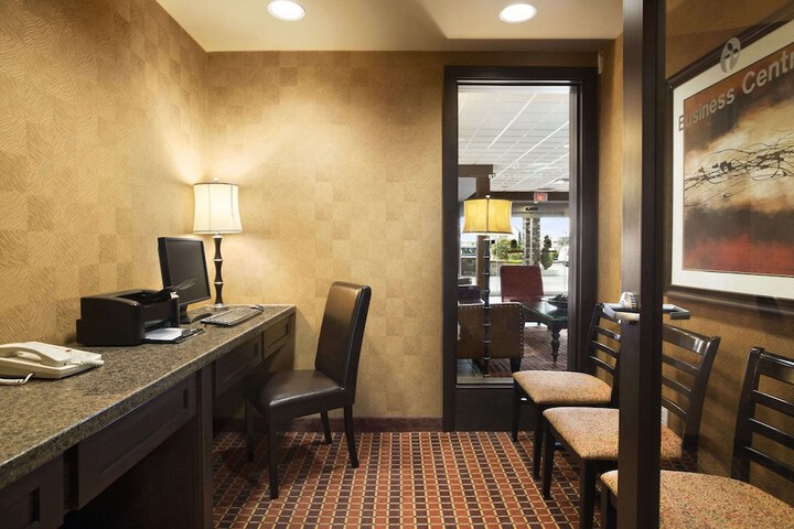 Business Center 26 of 26