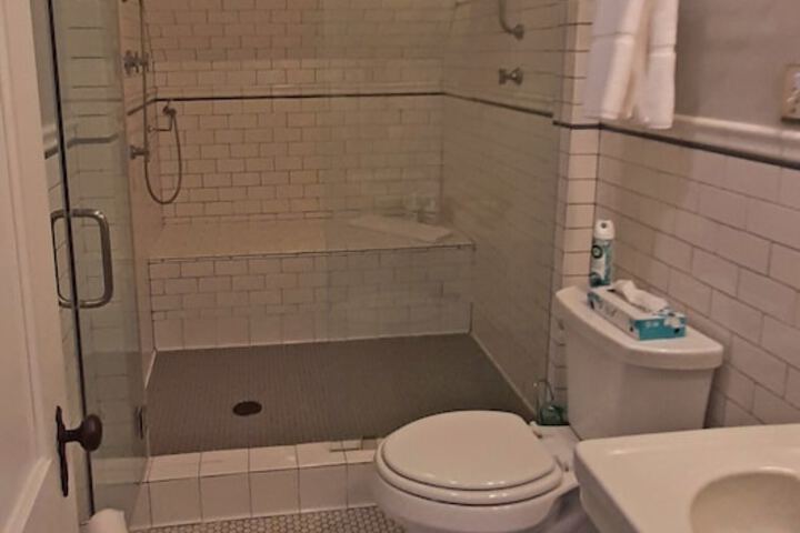 Room 20 of 37