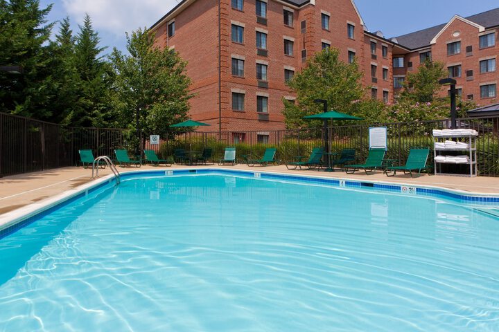 Staybridge Suites Tysons - McLean by IHG