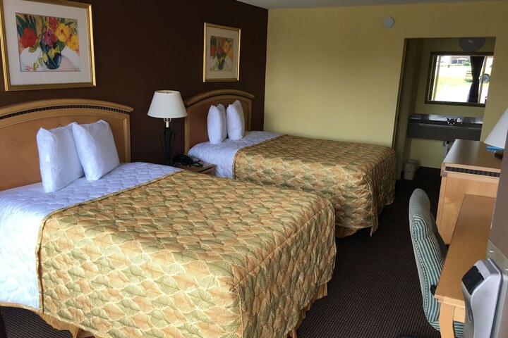 Room 8 of 15