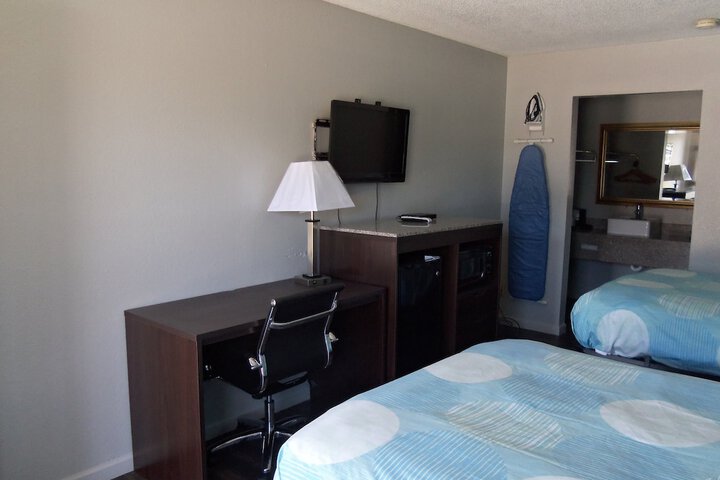 Room 18 of 37