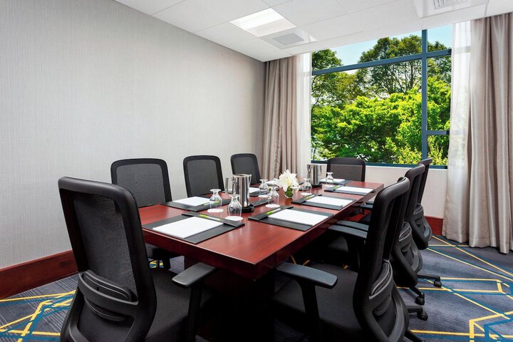 Courtyard by Marriott Boston-Cambridge