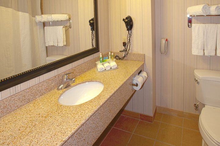 Room 16 of 48