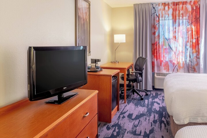 Room 13 of 26