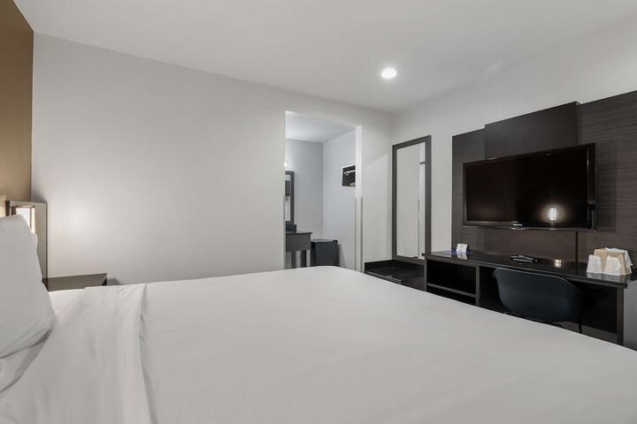 Room 14 of 23