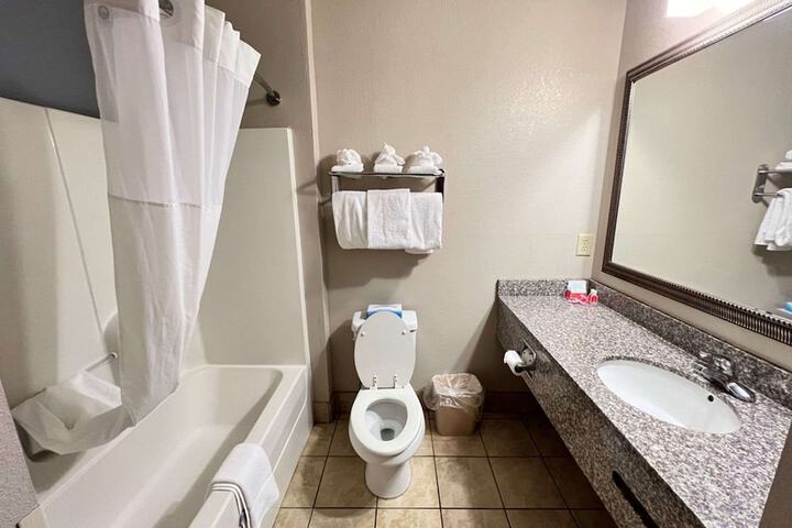 Room 35 of 47