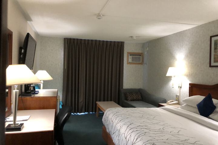 Room 13 of 63