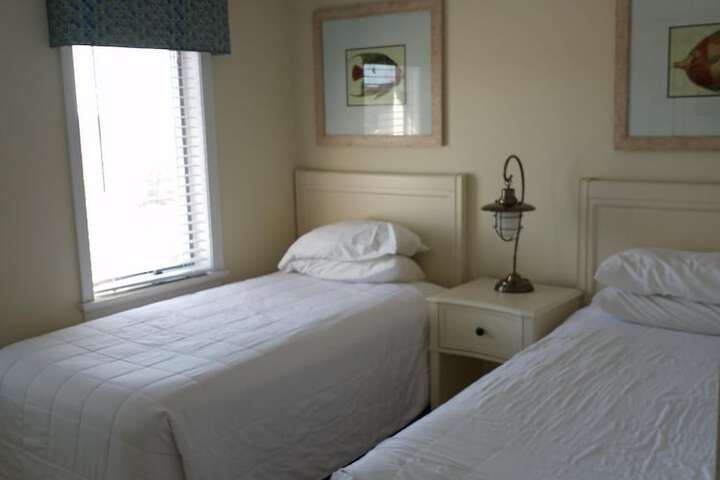Room 27 of 64