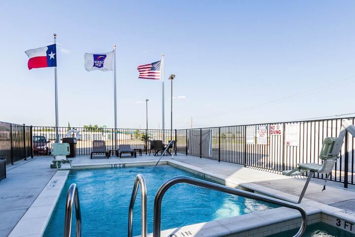 Pool 6 of 40