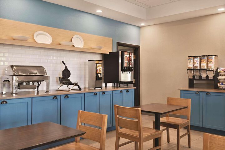 Country Inn & Suites by Radisson Bradenton-Lakewood Ranch, FL
