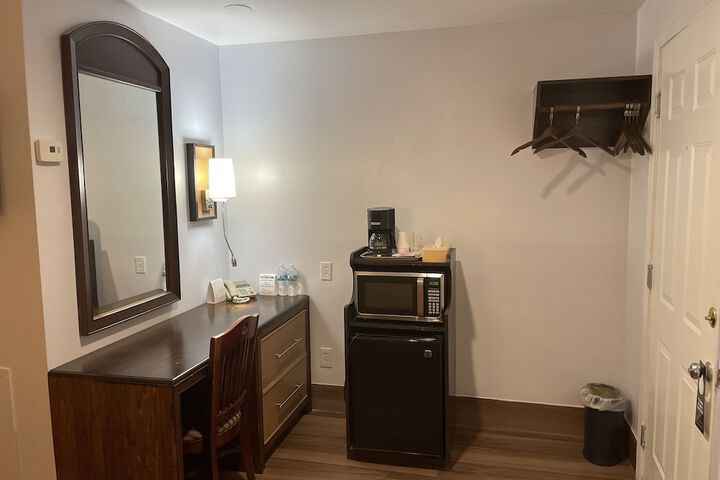 Room 15 of 28