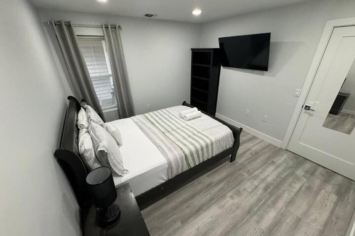 The Elegant Suite - 2BR with Great Amenities