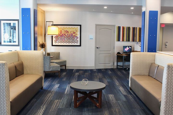 Holiday Inn Express Amherst - Lockport by IHG