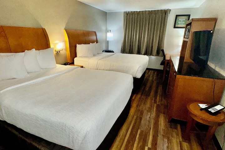 Room 32 of 39
