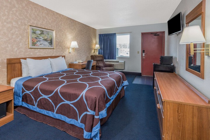Room 40 of 46