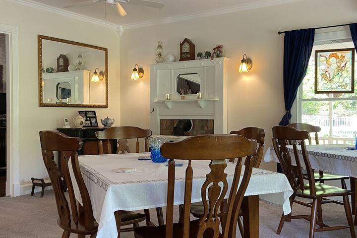 Dining 67 of 70