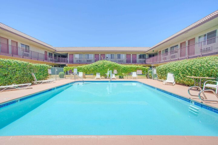 Pool 6 of 26
