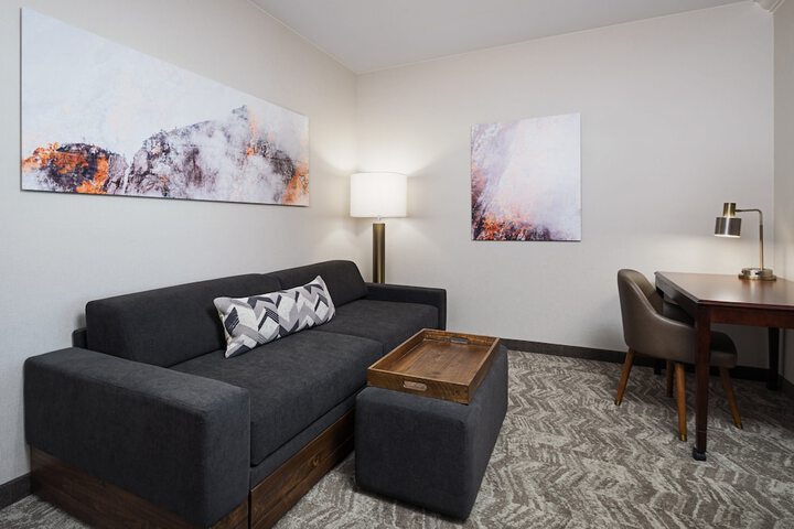 Room 18 of 28