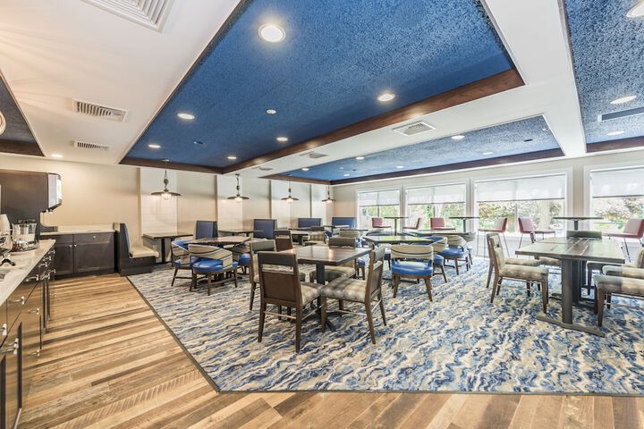 Rockport Inn & Suites