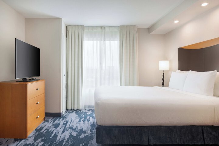 Room 6 of 13