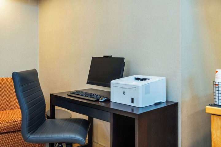 Business Center 69 of 70