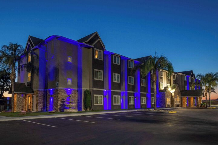 Microtel Inn & Suites by Wyndham Tracy