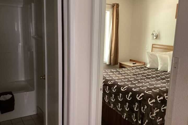 Room 35 of 68