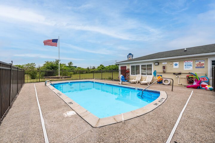 Pool 11 of 43