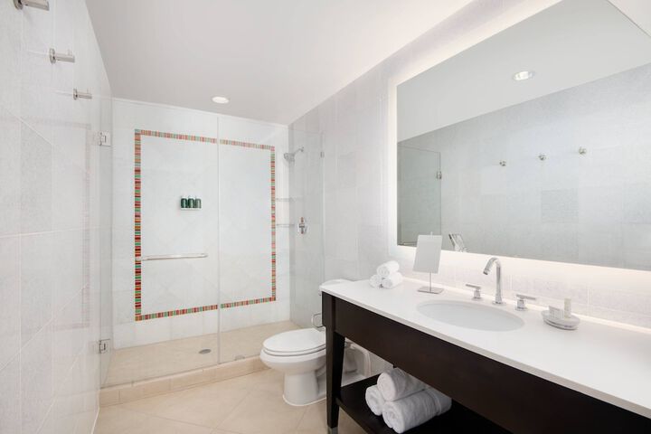Room 10 of 30