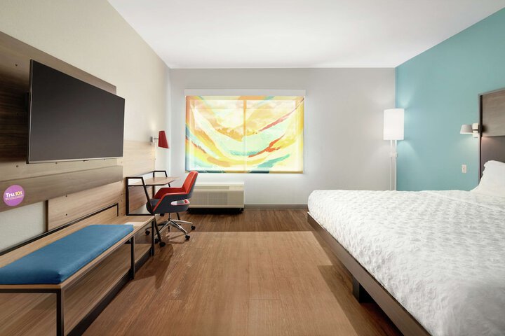 Room 25 of 43