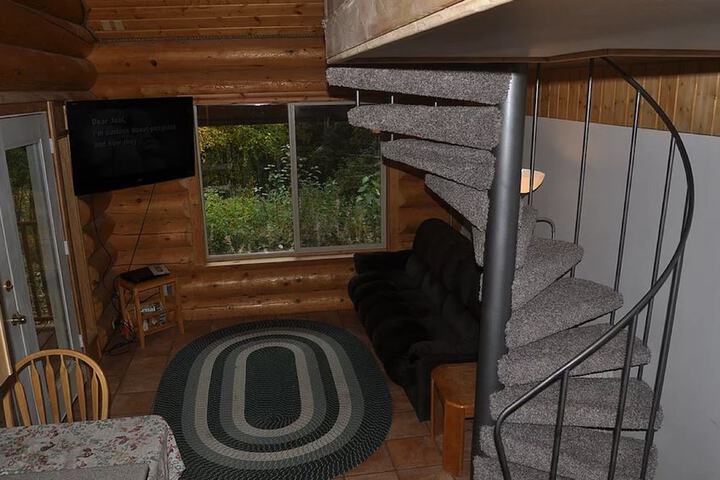 Daniels Lake Lodge B & B