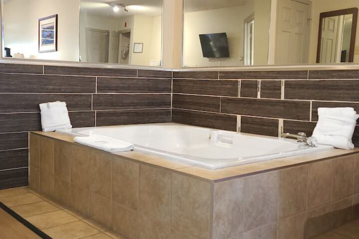 Riviera Inn and Suites 1000 Islands