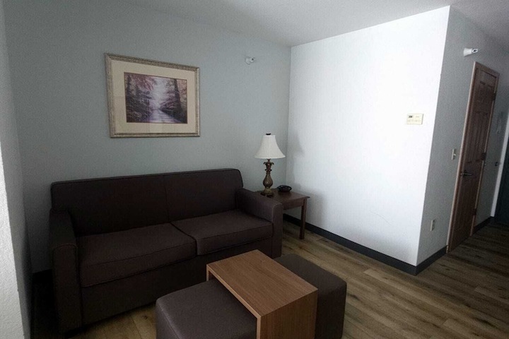 Wingate Suites by Wyndham Youngstown - Austintown