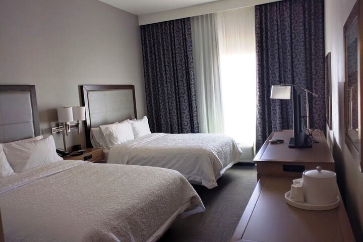 Room 33 of 82