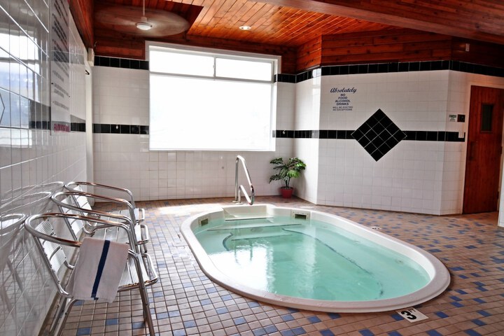 Spa 55 of 61