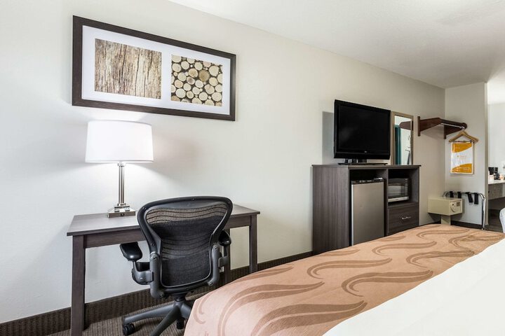 Room 18 of 35