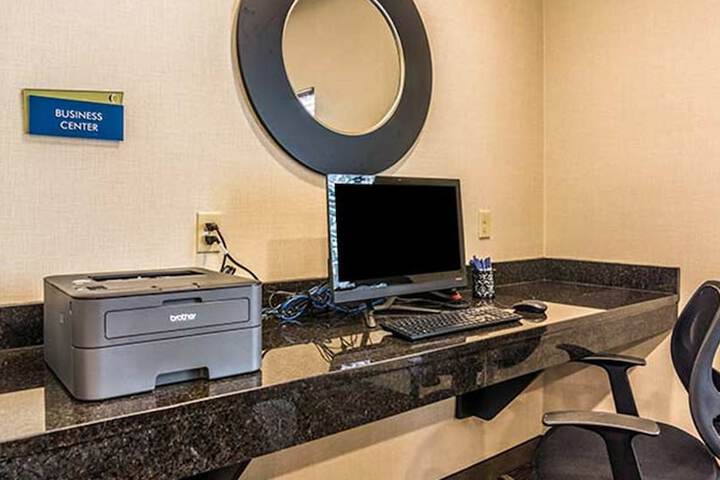 Business Center 31 of 31