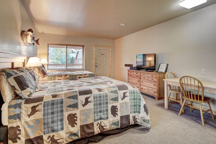 Eagle Fire Lodge & Cabins