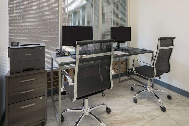 Business Center 34 of 34