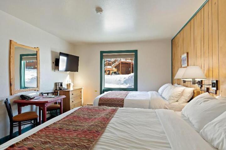 Teewinot Lodge by Grand Targhee Resort