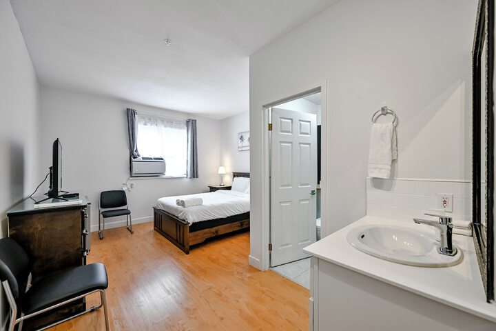 NEW ROYAL INN